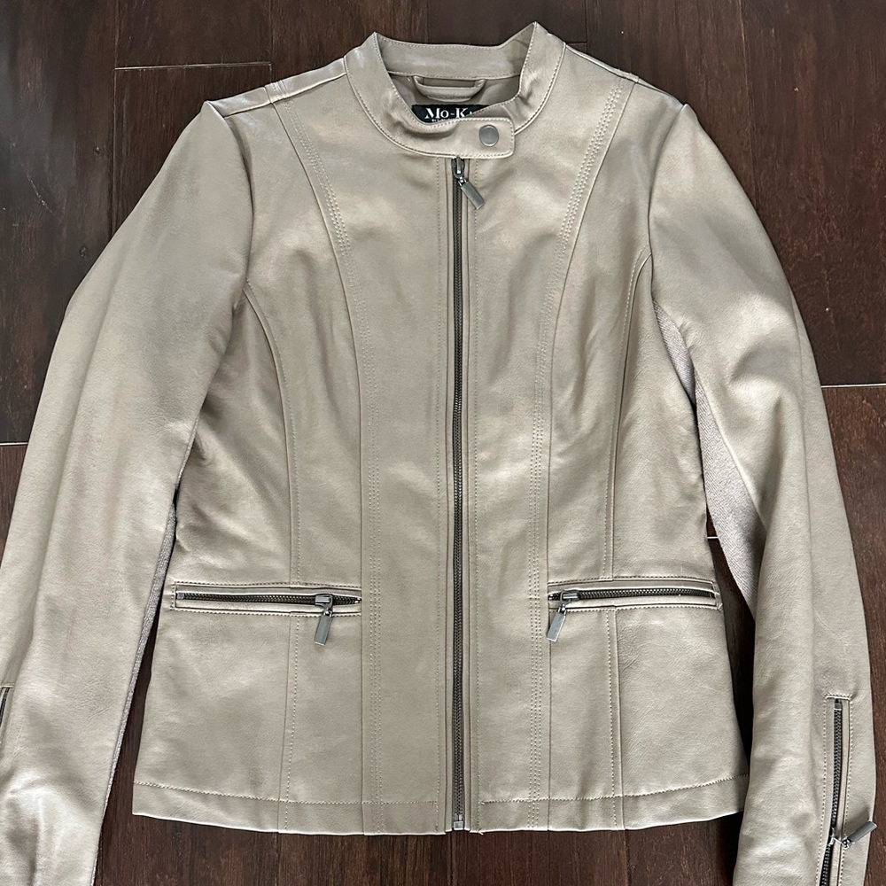 New Without Tags Mo-Ka by Santa Fe Apparel Faux Leather Stone/Tan Jacket, Sz XS